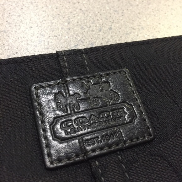 Coach wristlet - Picture 3 of 4